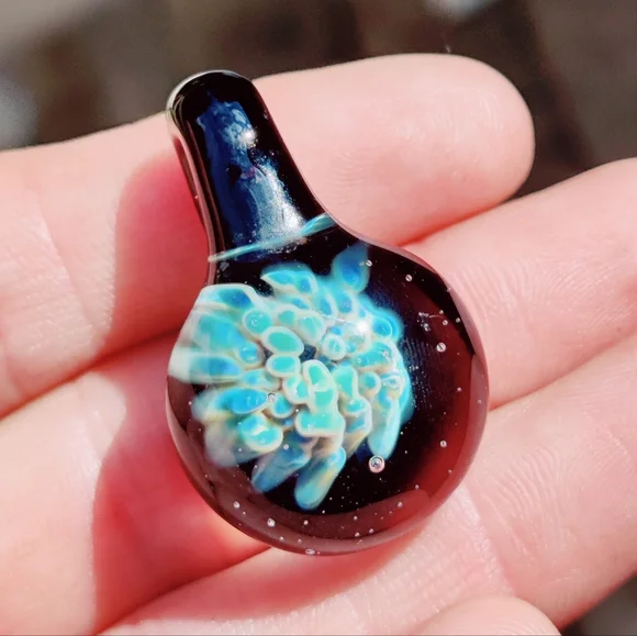 Unusual vintage hand blown art glass pendant - Picture 7 of 12